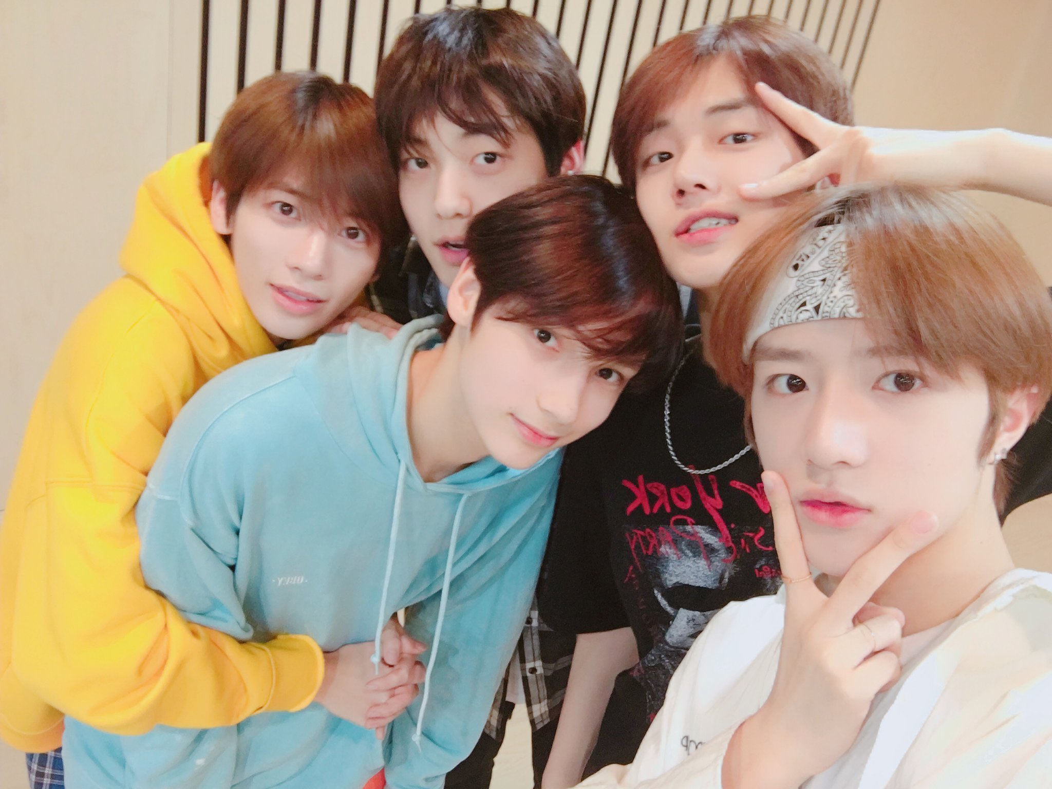 2019年に結成された人気K-POPアイドルグループ