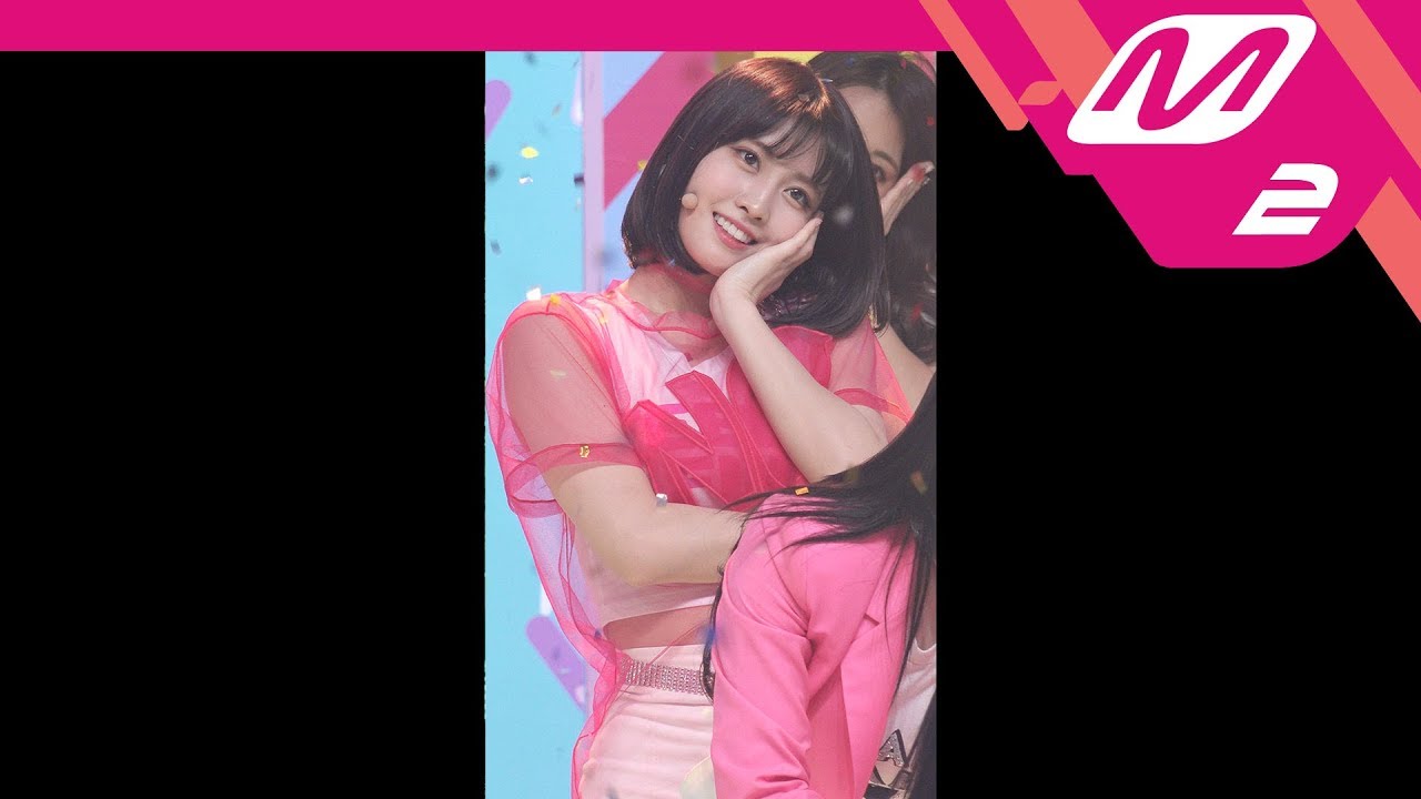 [MPD직캠] 트와이스 모모 4K 직캠 'What is Love?' (TWICE MOMO FanCam) | @MCOUNTDOWN_2018.4.12 - YouTube