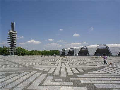 閑静な住宅街は駅やバス停からも遠い