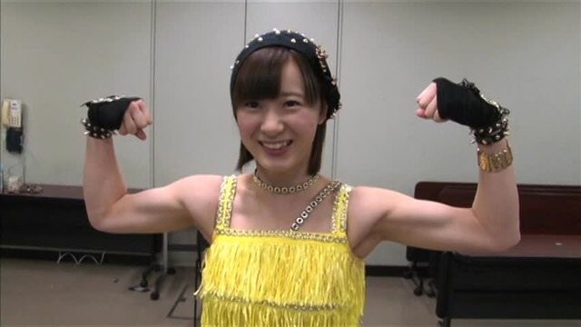 腕の筋肉も凄い人気アイドル