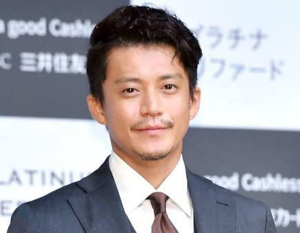 映画「罪の声」などに出演している人気俳優