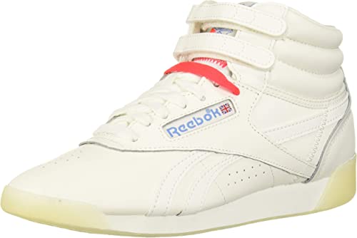 8位：Reebok