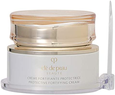 幅広い年齢層の人たちに愛されているcle de peau beaute