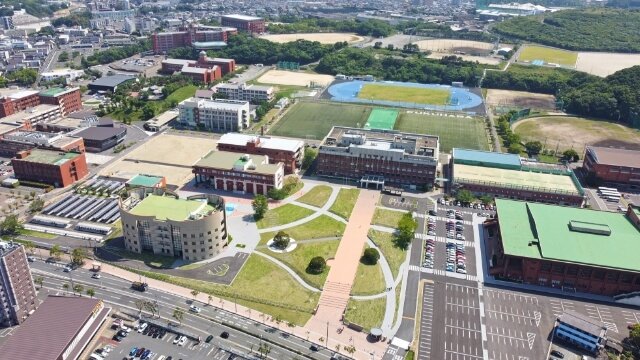 63位：九州共立大学 経済学部　偏差値35