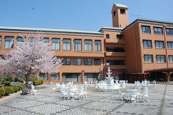 73位：関西国際大学 教育学部