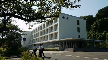 91位：横浜中学校　偏差値33