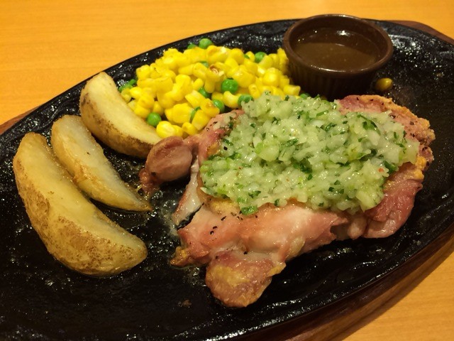 「鳥のうまみが少なく、味付けの特徴がなくぼやけた味だった」