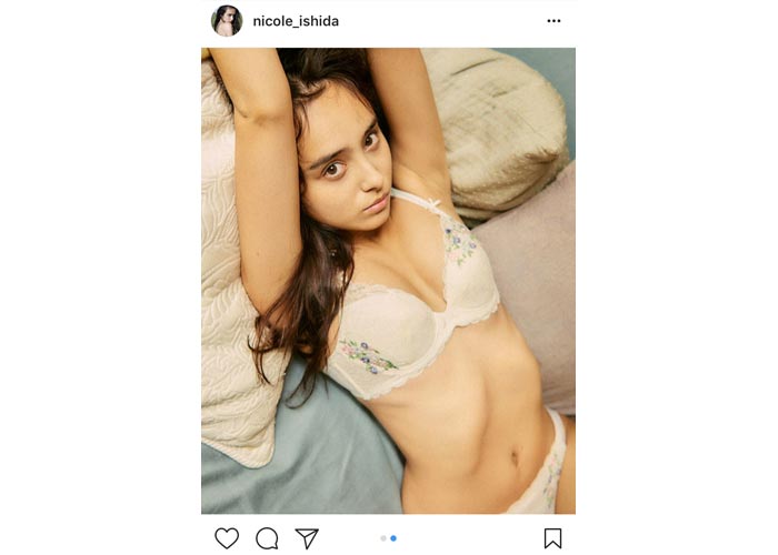 インスタでは水着やランジェリー姿を披露