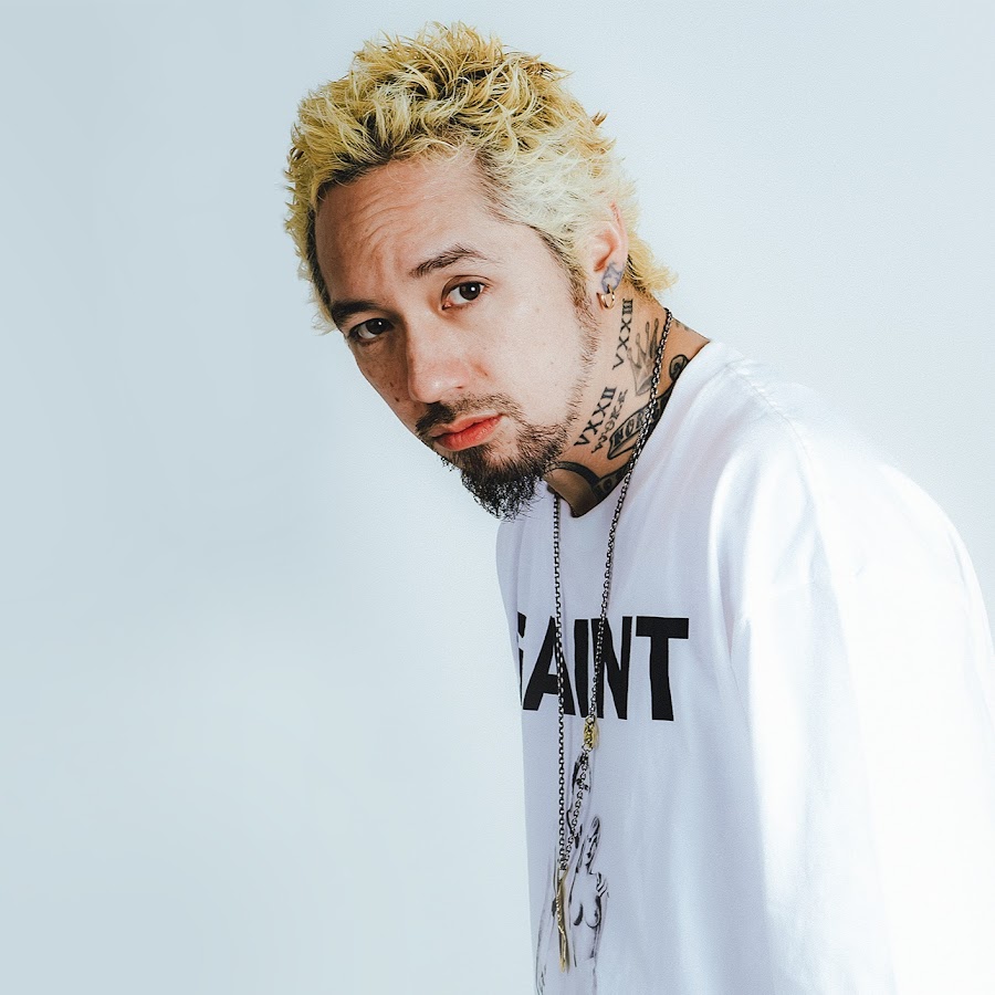 プロフィール
