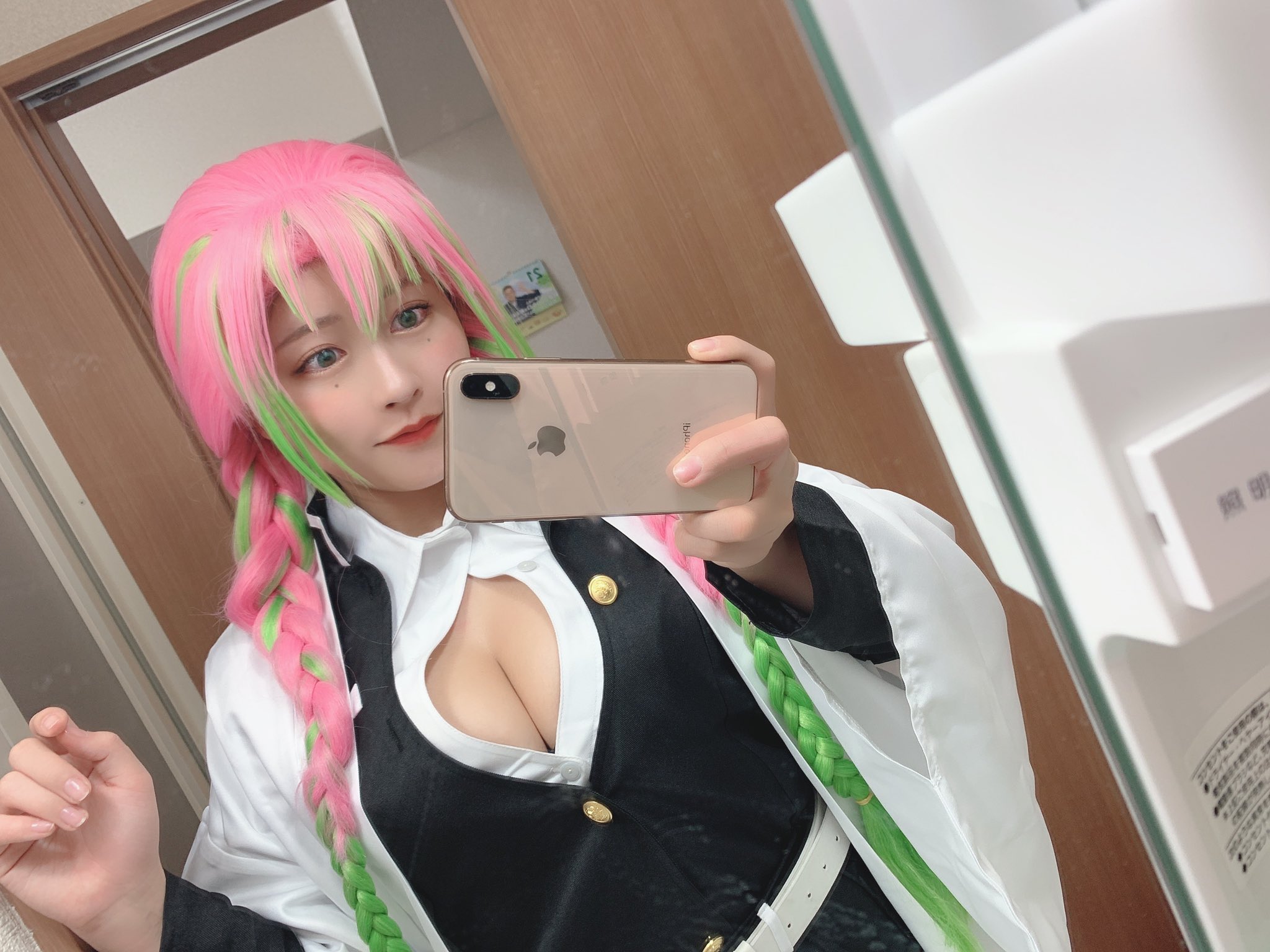 「顔の輪郭がたくましい」