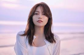 飾らない自然体な姿と、親しみやすい笑顔