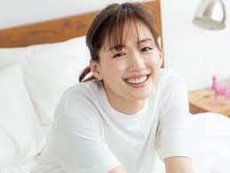 飾らない自然体な姿、唯一無二の存在感、圧倒的な透明感