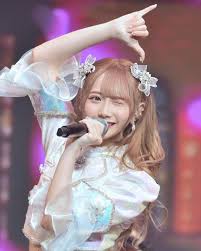 「嫌いじゃないんだけど内輪のイベントならまだしも地上波であの話し方はなぁーとは思う」