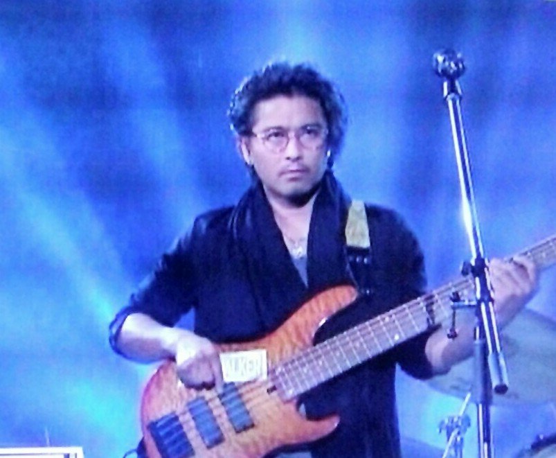 プロフィール