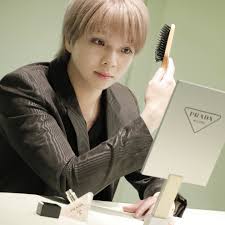 プロフィール