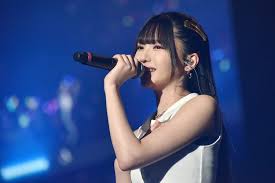 「化粧が濃い」