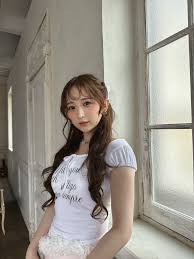 「国宝級」と評されるほどすらっとした美脚