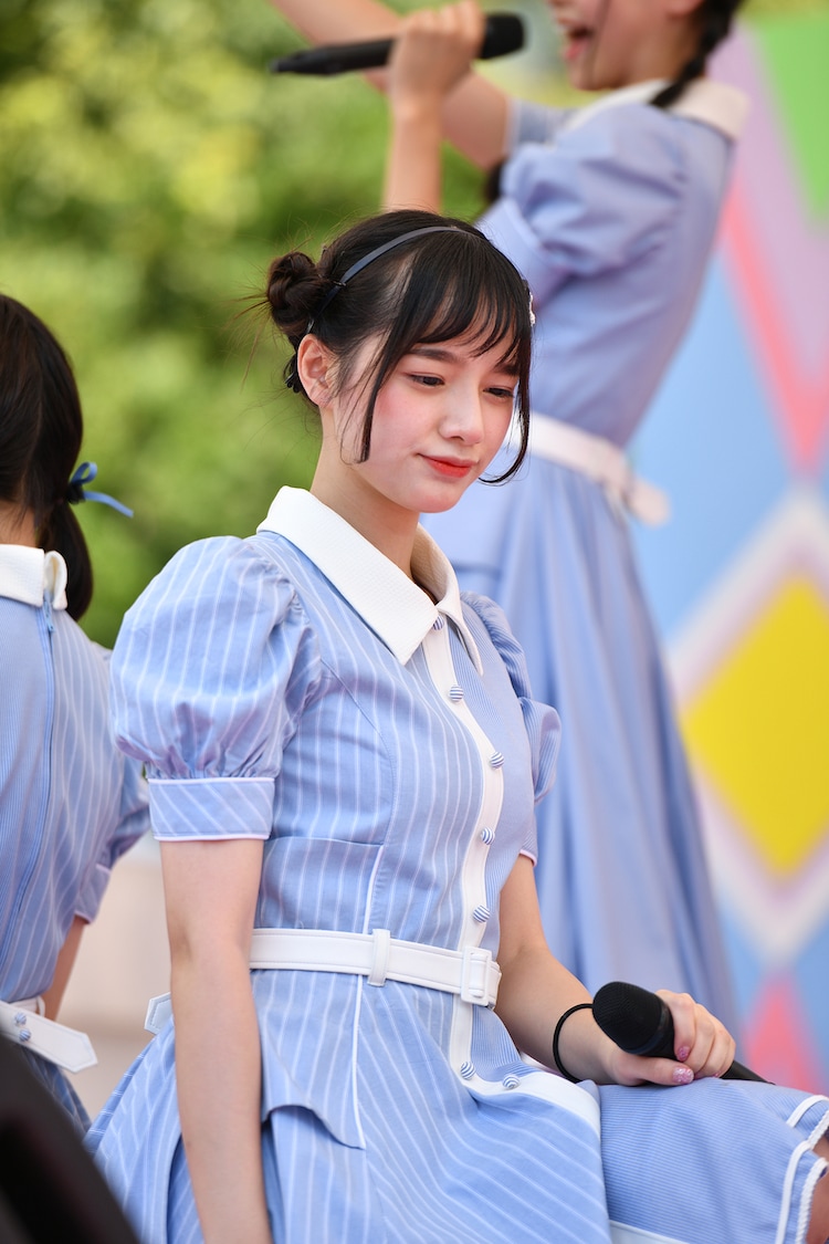 独特な雰囲気と美貌で、アイドル・モデルとして活躍