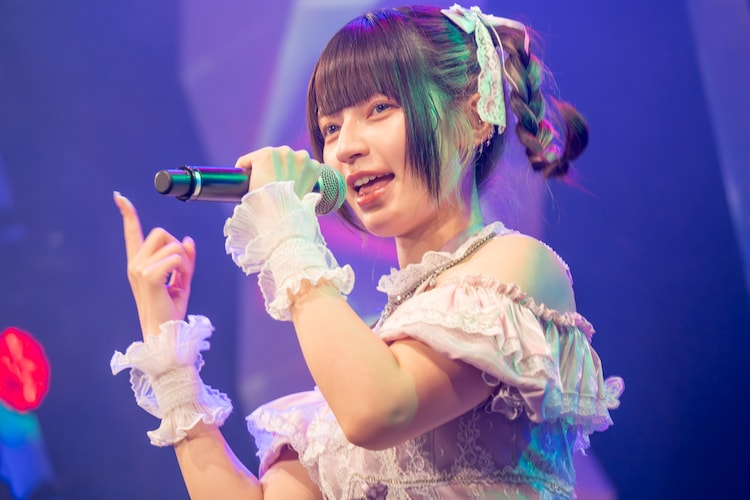 死んだ目をした美少女