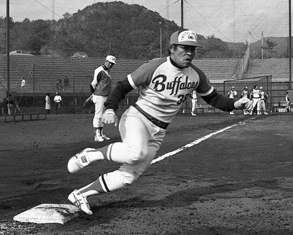 大洋、巨人、近鉄でプロ野球選手として活躍