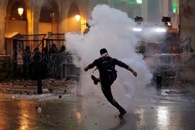 「政治の膠着」