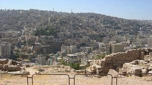 「偽物の国」「裏切り者」