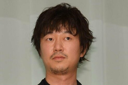 強制性交の容疑で逮捕され、懲役4年の実刑判決を受ける