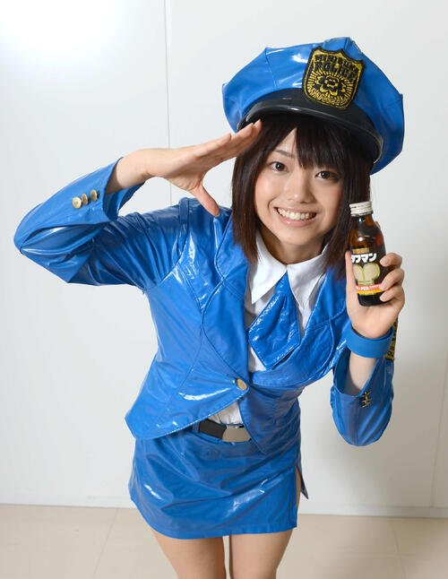 「保育士がミニスカポリスってどうなの？」