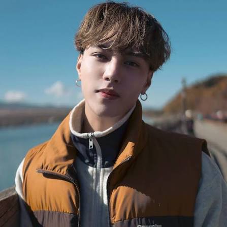プロフィール
